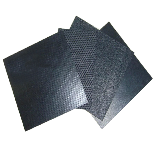 河道治理工程到底選擇土工膜好些還是膨潤土防水毯合適？