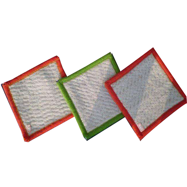 河道治理工程到底選擇土工膜好些還是膨潤土防水毯合適？