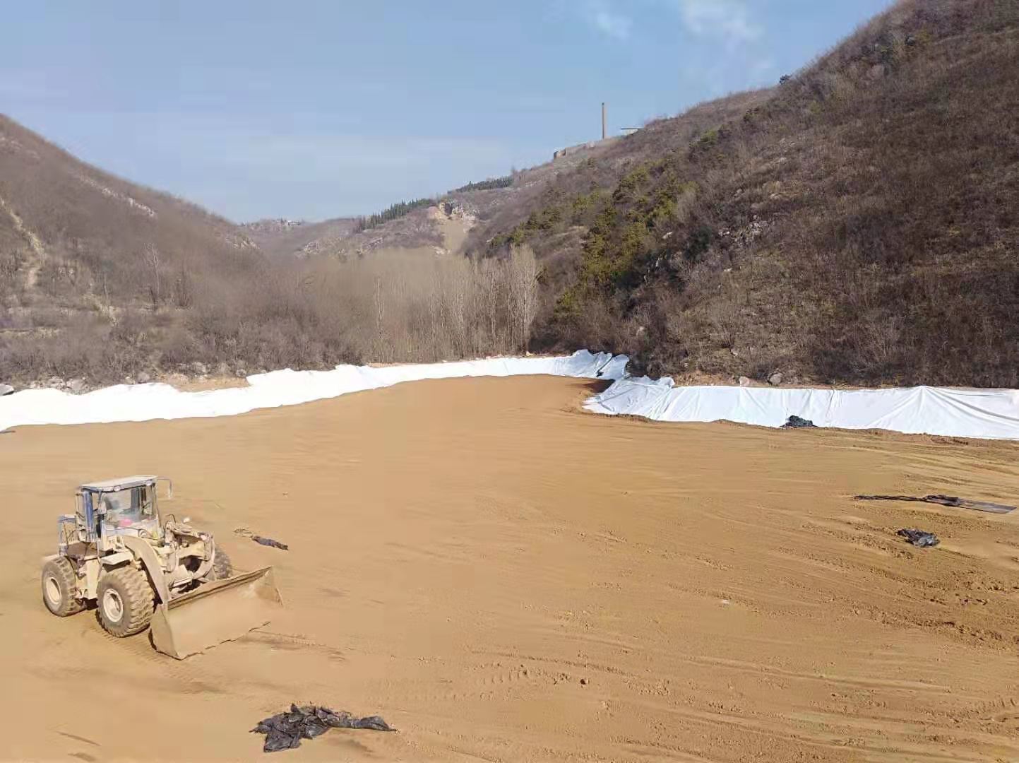 土工布可否代替三級砂石料反濾體？