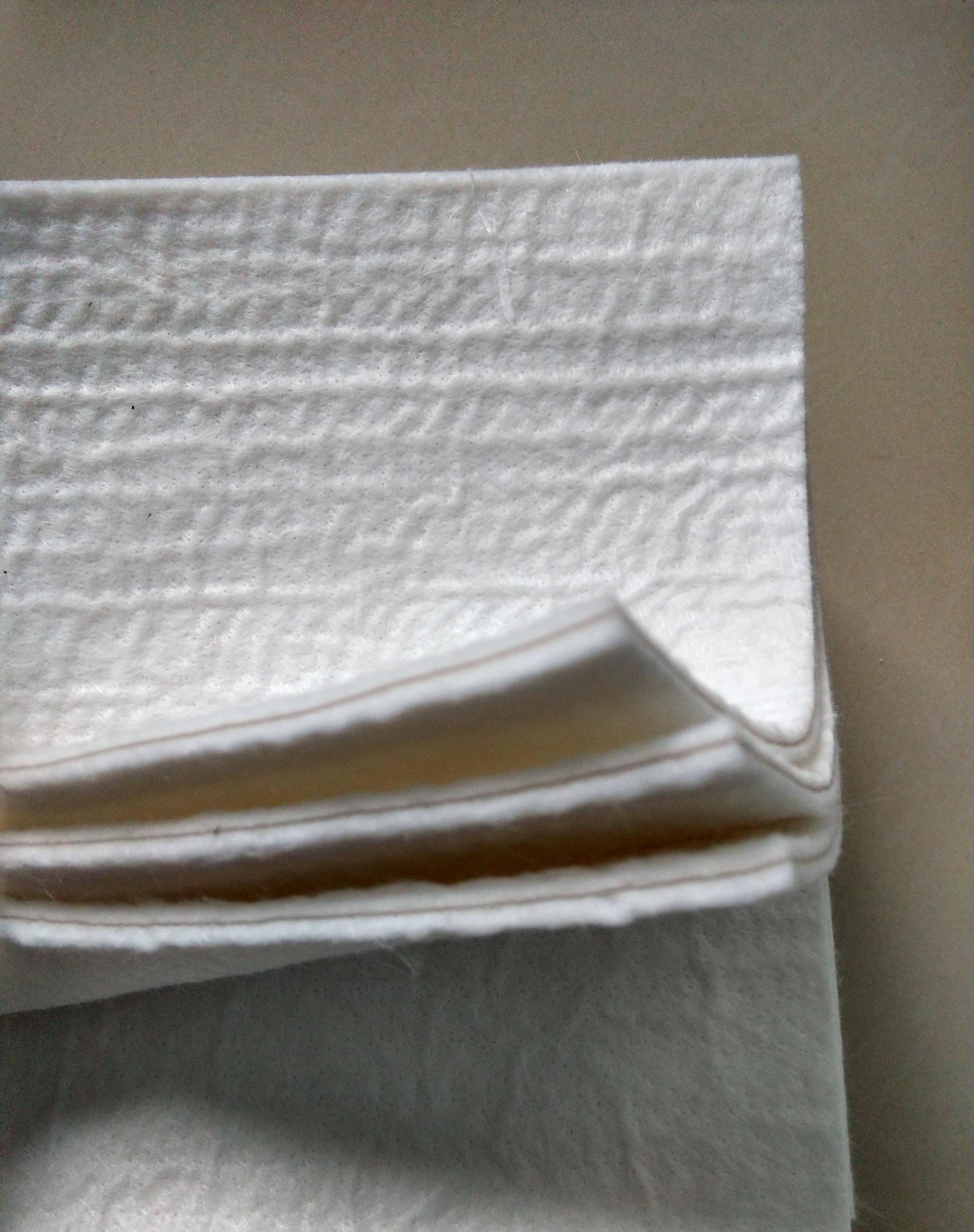 確定土工膜厚度的依據(jù)？